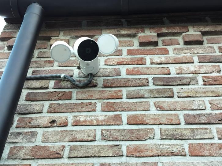 Google Nest camera met floodlight | Topstaat, Huis en Inrichting, Lampen | Spots, Led, Ophalen of Verzenden