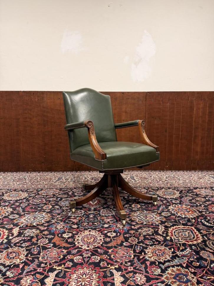 Klassiek Engels Chesterfield Bureaustoel, Antiek en Kunst, Antiek | Kantoor en Zakelijk, Ophalen of Verzenden