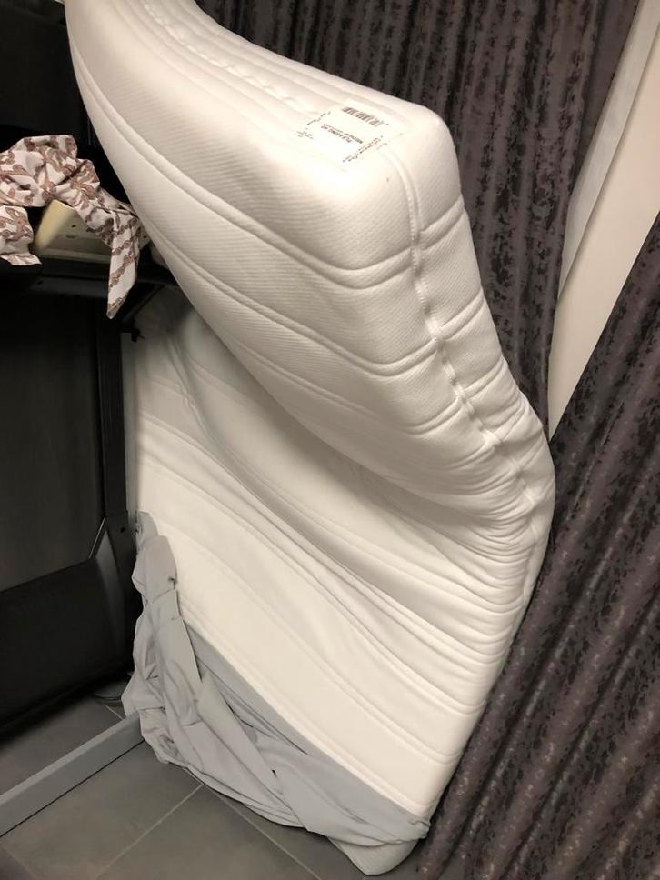 Gratis matras 180x200, Huis en Inrichting, Slaapkamer | Matrassen en Bedbodems, Matras, Ophalen