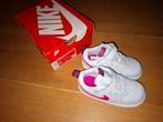nike maat 25, Kinderen en Baby's, Babykleding | Schoentjes en Sokjes, Ophalen of Verzenden, Nieuw
