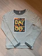 Leuke sweater van CKS met dubbele print: Smile/ Day off, Kinderen en Baby's, Kinderkleding | Maat 164, Ophalen of Verzenden, Zo goed als nieuw
