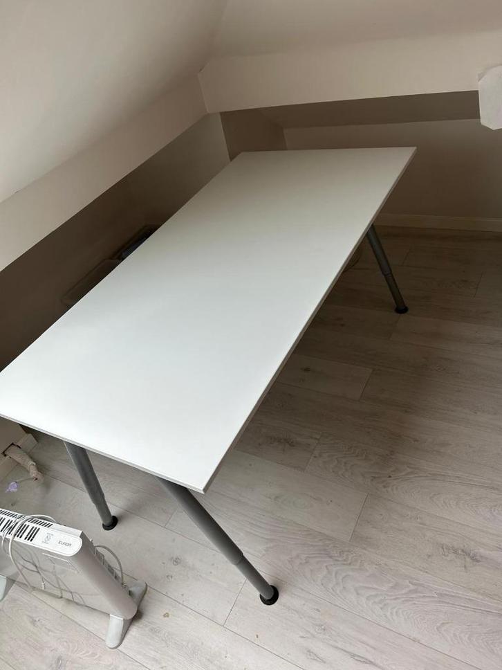 Ikea Manueel in hoogteverstelbare bureau (160x80cm), Huis en Inrichting, Bureaus, Gebruikt, Bureau, Ophalen