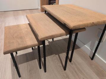 Eiken bijzettafel setje beschikbaar voor biedingen