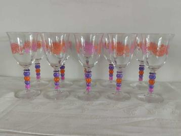 10 versierde staande glazen 