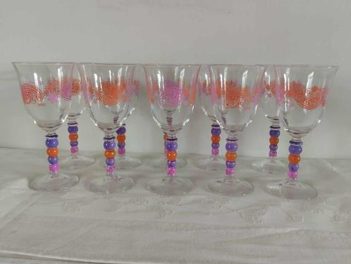 10 versierde staande glazen, Verzamelen, Glas en Drinkglazen, Zo goed als nieuw, Ophalen of Verzenden