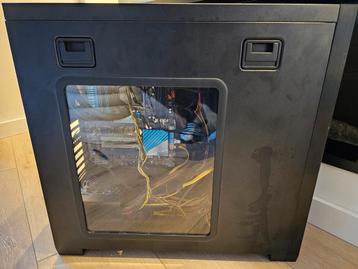4 desktop pc's waarvan 1 Gaming voor opmaak of onderdelen  beschikbaar voor biedingen