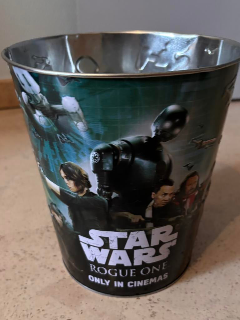 Vuilbak vuilnisbak star wars 20cm prullenmand, Ophalen of Verzenden, Zo goed als nieuw, Metaal, Minder dan 50 cm