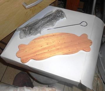 Voor aperitief: houten borden+roestvrijstalen spikes beschikbaar voor biedingen