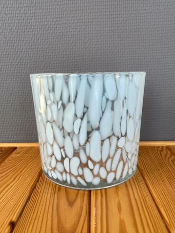 Decoratieve vaas voor kaars of potpourri beschikbaar voor biedingen