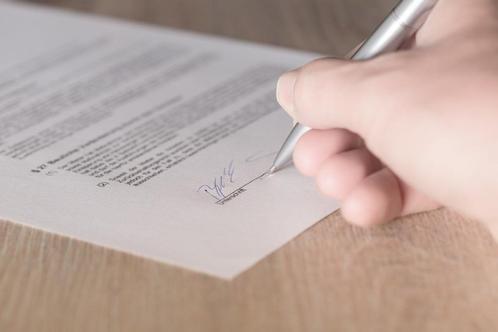 Lege vennootschap gezocht (bvba, nv, ...), Zakelijke goederen, Exploitaties en Overnames