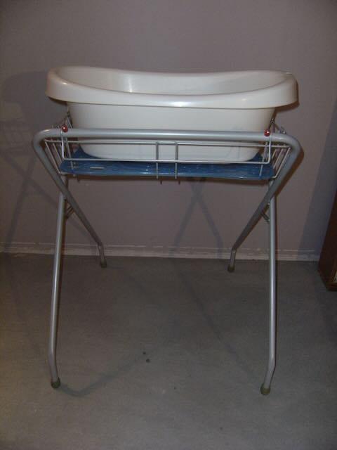 Baignoire bébé + pieds pliables, Kinderen en Baby's, Badjes en Verzorging, Gebruikt, Badje, Ophalen