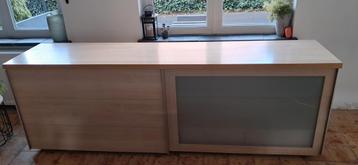Dressoir. Vol hout. beschikbaar voor biedingen