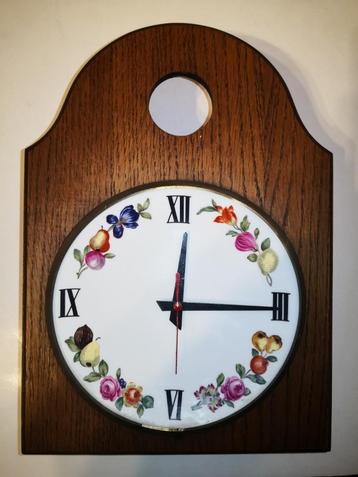 Vintage retro klok in echt Parijs-porselein uit de jaren 70 beschikbaar voor biedingen