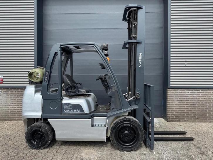 Nissan A30LQ 3 ton LPG heftruck (bj 2011), Zakelijke goederen, Machines en Bouw | Heftrucks en Intern transport, Heftruck, LPG
