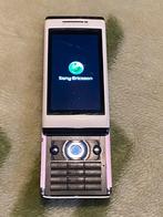 Sony Ericsson U10i vintage met oplader, Telecommunicatie, Mobiele telefoons | Sony, Minder dan 3 megapixel, Fysiek toetsenbord