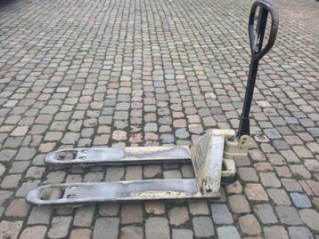 transpallet,palletwagen,pompwagen crown beschikbaar voor biedingen