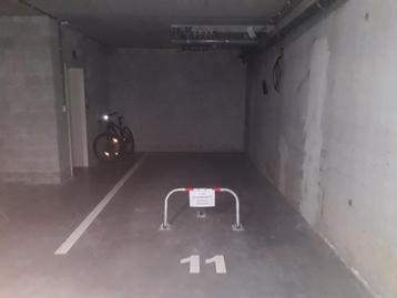 TE HUUR Autostaanplaats in appartementsgebouw te Aarschot beschikbaar voor biedingen