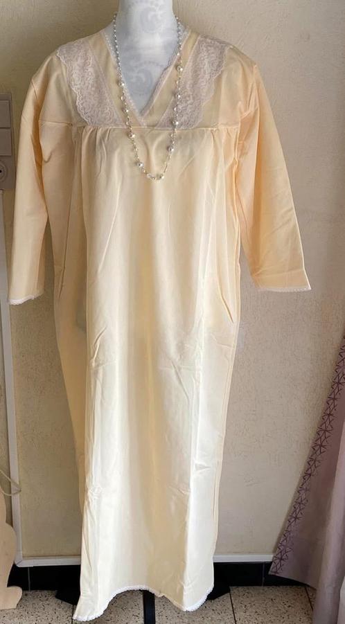 Nachthemd met kant en kleine plooien, maat L, Kleding | Dames, Pyjama's, Nieuw, Maat 42/44 (L), Ophalen of Verzenden