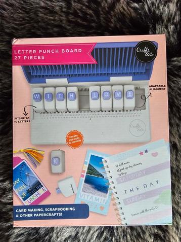 Letter Punch Board 27 stuks Crafts & Co — Nieuw — Papercraft beschikbaar voor biedingen