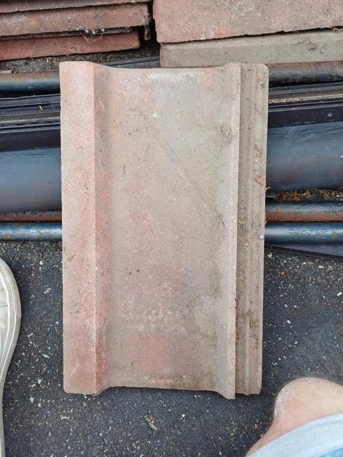 Gezocht dit tijpen dakpan merk RBB, Doe-het-zelf en Bouw, Dakpannen en Dakbedekking, Gebruikt, Grijs, Ophalen