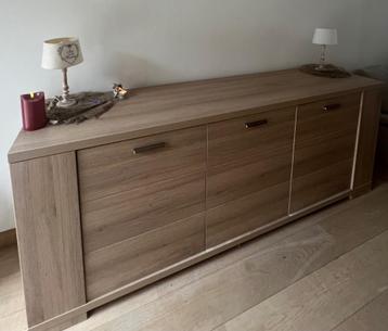 Dressoir beschikbaar voor biedingen
