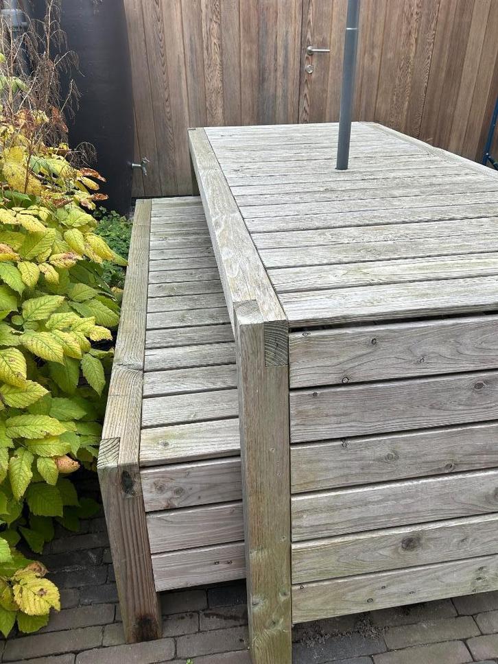 Massief houten buitentafel met bijpassende banken, Antiek en Kunst, Antiek | Meubels | Stoelen en Sofa's, Ophalen