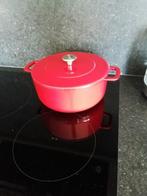 Mooie rode Le creuset / combekk 24 gietijzeren kookpot, Huis en Inrichting, Keuken | Potten en Pannen, Keramische plaat, Gebruikt