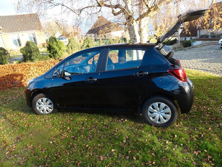 toyota yaris euro 6b LEZ, Auto's, Toyota, Bedrijf, Yaris, ABS, Airbags, Boordcomputer, Centrale vergrendeling, Elektrische ramen