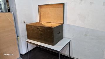 ancien coffre malle en bois dimensions :100x60cmx66cm