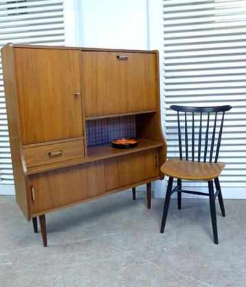 Prachtige midcentury retro vintage highboard buffet kastje beschikbaar voor biedingen