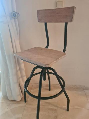 Authentieke vintage schoolstoel - industrieel design.  beschikbaar voor biedingen