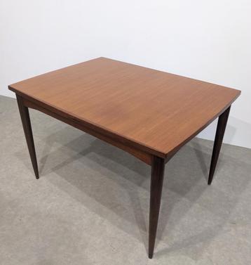 Vintage eettafel, jaren 60 beschikbaar voor biedingen