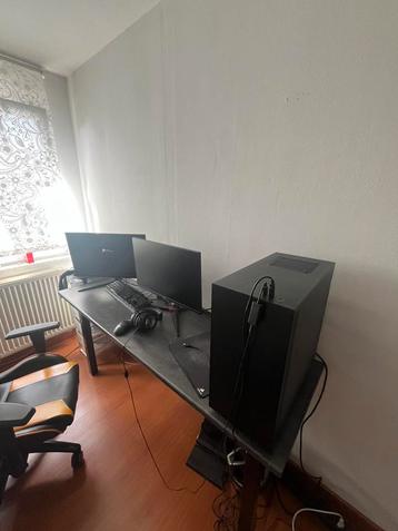 Setup gaming pc + 2 écran + clavier souris disponible aux enchères