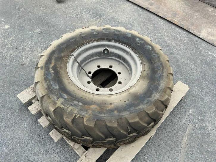 Dunlop SP T9 band landbouwmachine, Zakelijke goederen, Landbouw | Onderdelen | Banden, Velgen en Assen