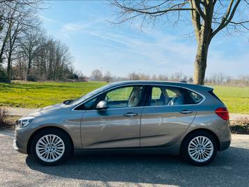BMW 218i Luxury Line. 64800km! beschikbaar voor biedingen