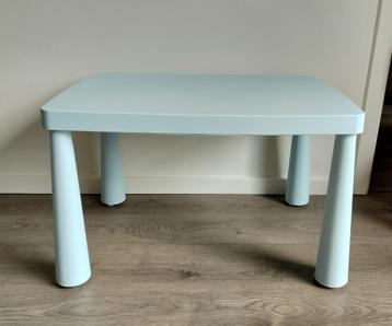 Ikea kindertafeltje + stoel + krukje beschikbaar voor biedingen