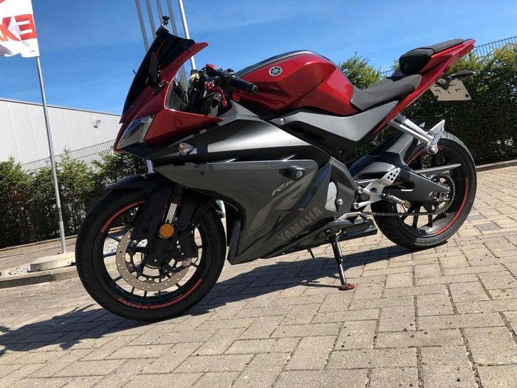 Heel mooie Yamaha YZF R125, Motos, Motos | Yamaha, Particulier, Sport, 1 cylindre, ABS, Échappement sport, Enlèvement