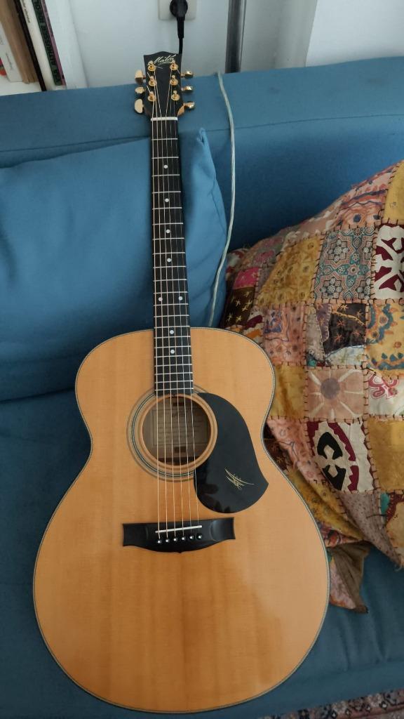 Maton CJ85 met pickup + case, Muziek en Instrumenten, Snaarinstrumenten | Gitaren | Akoestisch, Zo goed als nieuw, Ophalen of Verzenden