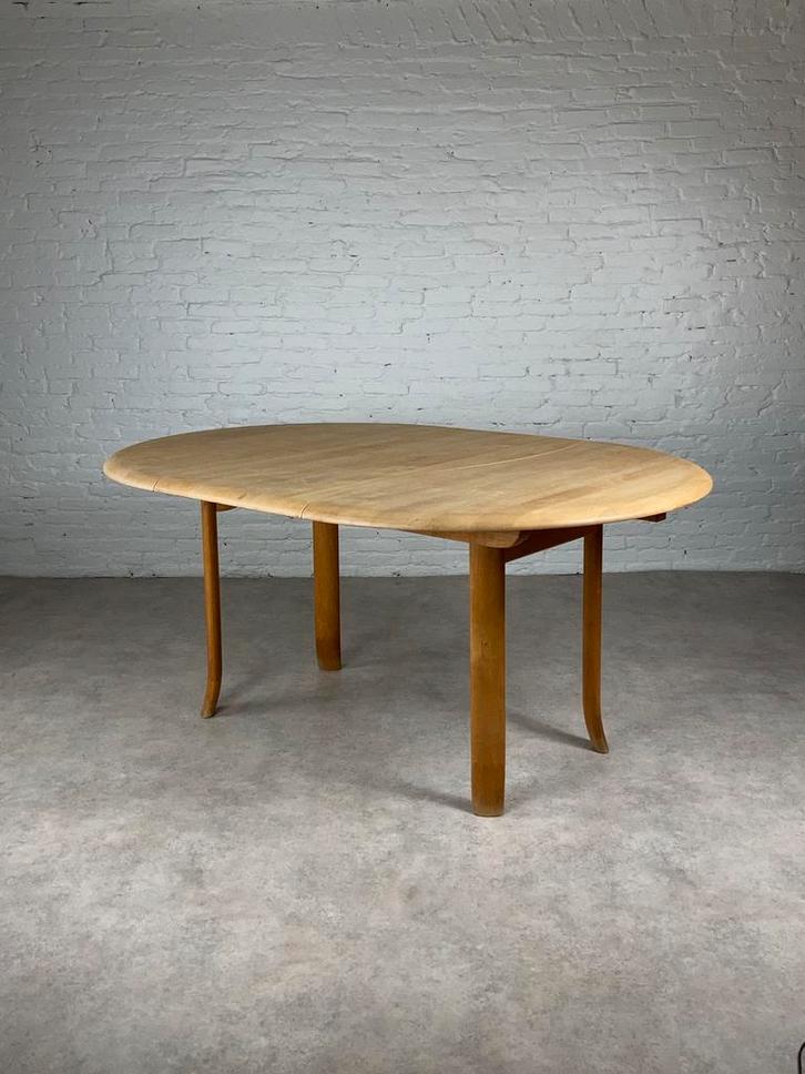 Vintage verlengbare ronde tot ovale eettafel ying yang vorm, Huis en Inrichting, Tafels | Eettafels, Gebruikt, 100 tot 150 cm
