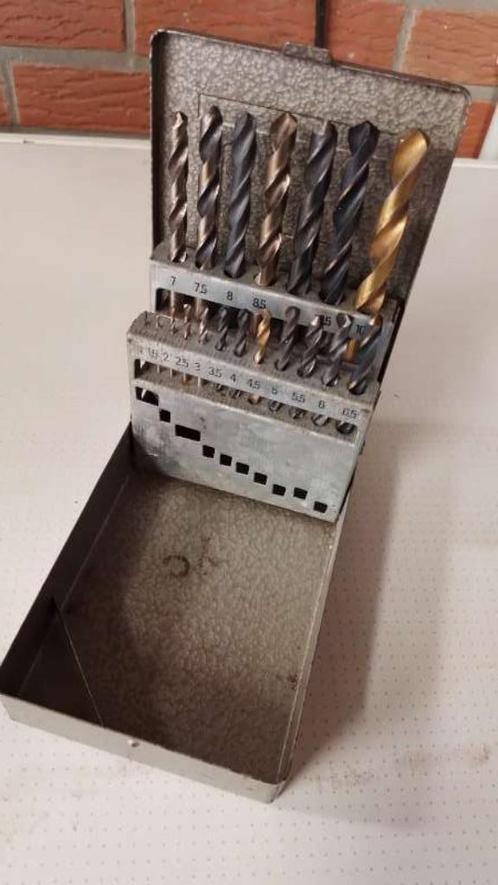 Metaalboren setje 1mm-10mm in doosje 19 stuks, Doe-het-zelf en Bouw, Gereedschap | Handgereedschap, Zo goed als nieuw, Ophalen of Verzenden