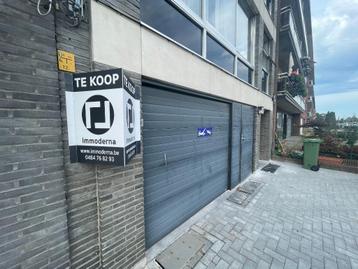 Garage met plaats voor 9 wagens te koop  disponible aux enchères