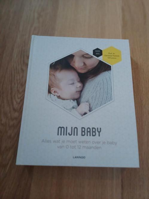 Christine Vanhole - Mijn baby, Boeken, Zwangerschap en Opvoeding, Zo goed als nieuw, Ophalen