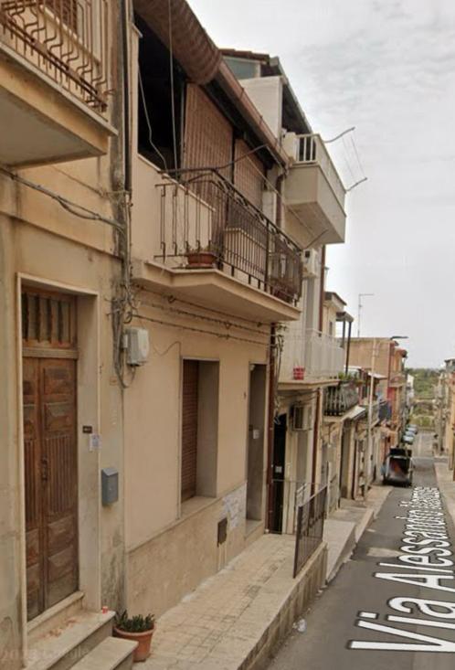 Vakantiehuis te koop in Sicilië, Immo, Buitenland, Italië, Woonhuis, Dorp