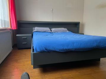 Complete slaapkamerset (bed, commodekast en kleerkast), Enlèvement, Utilisé