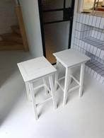 2 witte houten krukken, Ophalen, Gebruikt, 60 tot 90 cm, Hout