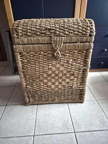 Rieten mand beschikbaar voor biedingen