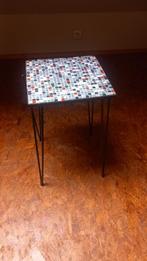 Set van 2 vintage mozaiek bijzettafeltjes, Huis en Inrichting, Tafels | Bijzettafels, Ophalen, Gebruikt, Vierkant, Vintage