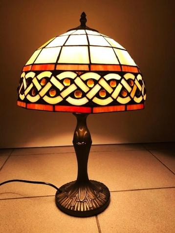 Tiffany lamp beschikbaar voor biedingen