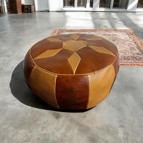 Vintage patchwork poef / voetbank in cognac bruin, Huis en Inrichting, Zetels | Voetbanken en poefs, Ophalen of Verzenden