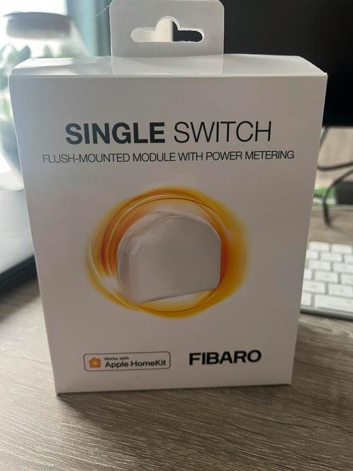 Fibraro switch module, Doe-het-zelf en Bouw, Elektriciteit en Kabels, Zo goed als nieuw, Ophalen